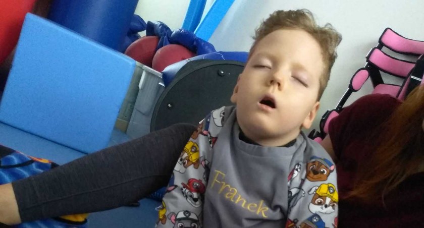 Siedmioletni Franek po terapii komórkami macierzystymi jest silniejszy mięśniowo i bardziej stabilny. Zmiany zaszły także w kontakcie z otoczeniem  fot.: archiwum prywatne 