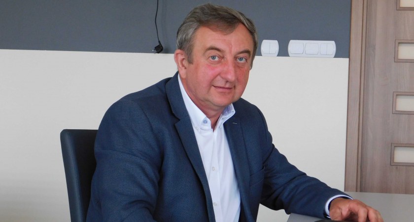 Aleksander Owczarek, wójt Białej, uważa, że środki zarówno z FDS jak i RFIL są przydzielane na zasadzie uznaniowości. Podkreśla, że brak jest jasnych kryteriów przy ich podziale  Fot.: Magdalena Lizurej