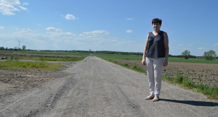 Czekaliśmy wiele lat na remont tej drogi – mówi sołtys Małgorzata Kowalczyk. - No i już wkrótce się zacznie fot.: Elżbieta Wodecka 