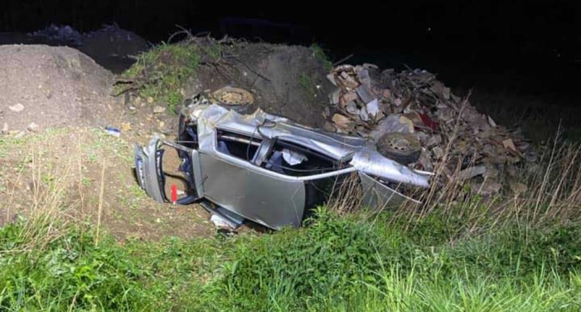 - Pojazd, który prowadził pijany 22-latek, nadaje się tylko do kasacji  fot.: arch. OSP Mokrsko
