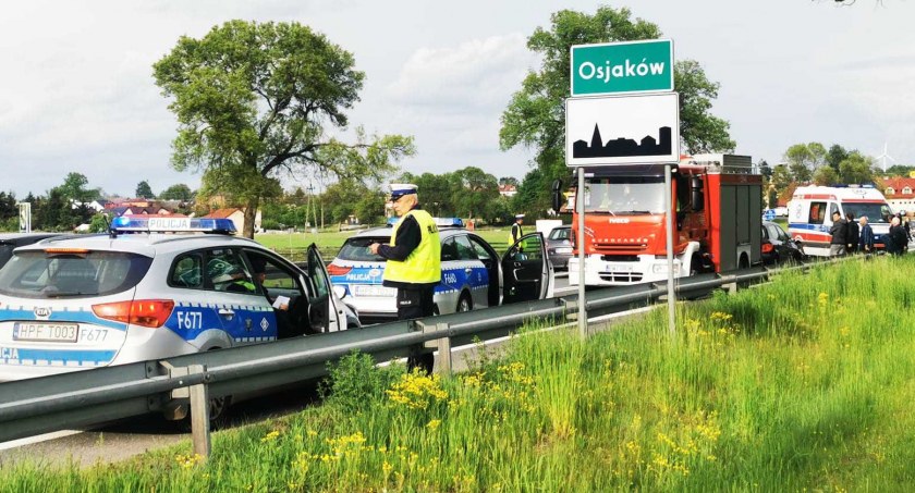 W zderzeniu samochodów poszkodowane zostały dwie osoby. Ich życiu nie zagraża niebezpieczeństwo fot.: RAJCH Agencja Prasowa