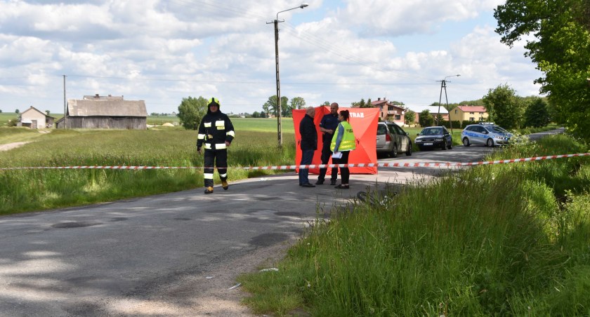 Mimo udzielonej pomocy medycznej, 83-latek z powiatu wieluńskiego poniósł śmierć na miejscu zdarzenia fot.: Katarzyna Cieślik