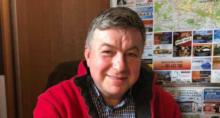 - Paweł Mikuś lubi pracę dla dobra swojej małej społeczności, ale obowiązki zawodowe nie pozwalają mu na pełne zaangażowanie w obowiązki sołtysa. fot.: Damian Śpich