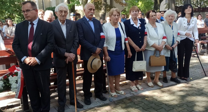 zdjęcie Sybiraków podczas obchodów Międzynarodowego Dnia Sybiraka w Wieluniu/fot.: Magdalena Lizurej