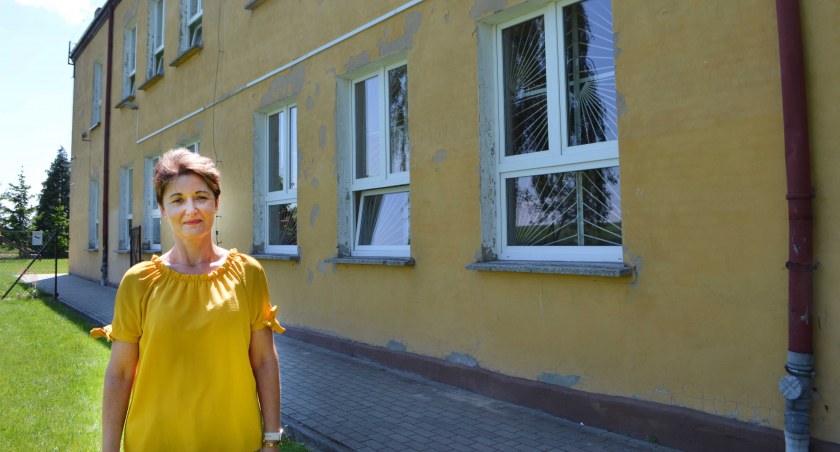 Odnowienie elewacji na pewno wpłynie korzystnie na wygląd i wizerunek naszej szkoły – mówi dyrektor Aneta Słowik  fot.: Elżbieta Wodecka 