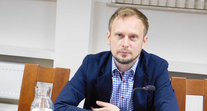 - Radny Wojciech Beśka uważa, że budżet MOK-u powinien zostać dokapitalizowany z budżetu gminy kwotą równą na wydatki poniesione przy rozliczeniach z byłym dyrektorem. Fot.: Magdalena Lizurej