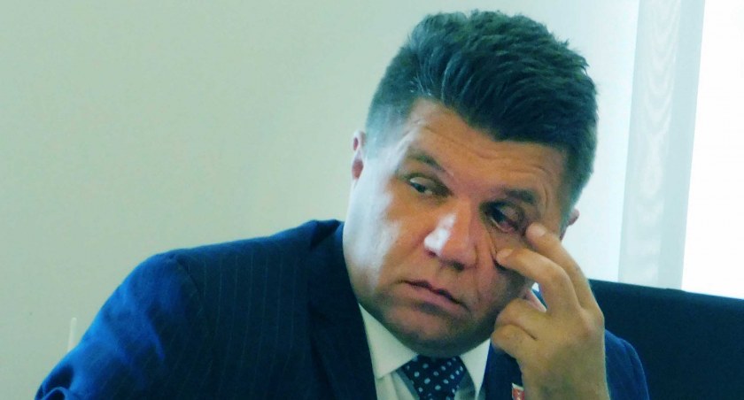 - Paweł Okrasa zaproponował gentelmeński zakład. Jeszcze wiosną podawała, iż liczy, że hala do września 2022 roku będzie gotowa. fot.: Magdalena Lizurej