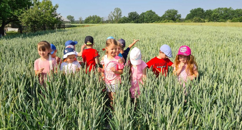 Dzieci z zainteresowaniem i zaangażowaniem uczestniczyły we wszystkich zajęciach w terenie fot.: Oddziały Przedszkolne Szkoły Podstawowej w Konopnicy 