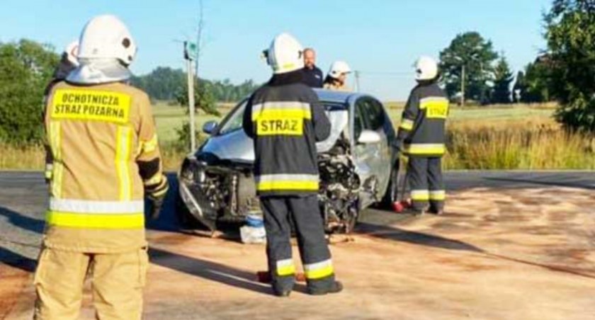 Do kolizji doszło po piątej nad ranem fot.: OSP Komorniki