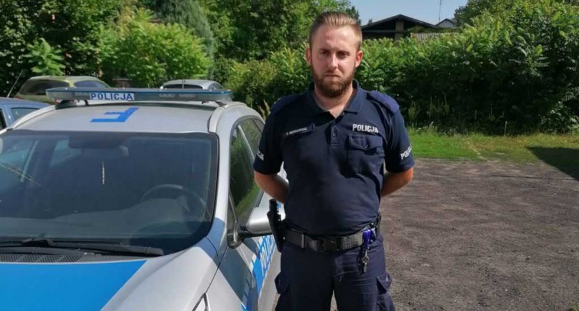 Dwaj policjanci zatrzymując pijanego kierowcę, być może uratowali czyjeś życie fot.: KPP w Wieluniu