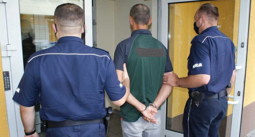 43-latek pobił swojego znajomego i uciekł z miejsca zdarzenia fot.: KPP Wieruszów