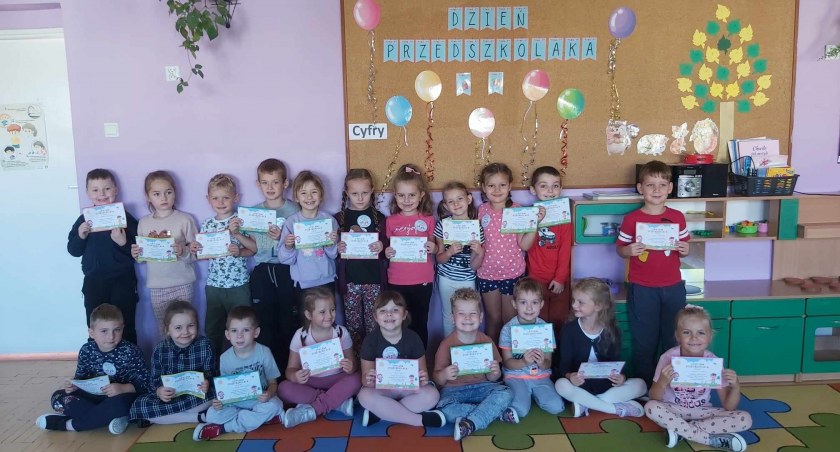 Roześmiane buzie świadczą o tym, że Dzień Przedszkolaka był udany/fot.: Publiczne Przedszkole w Skomlinie  