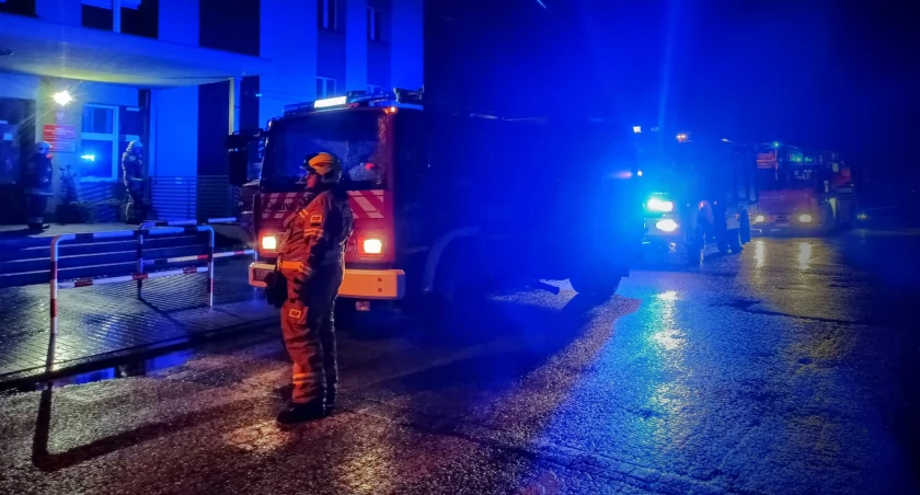 Zdjęcie z akcji podjętej przez strażaków / Fot. Facebook / OSP w Praszce 