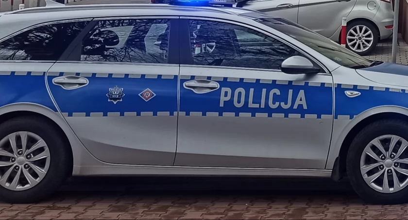 zdjęcie policyjnego radiowozu/fot.: Magdalena Lizurej