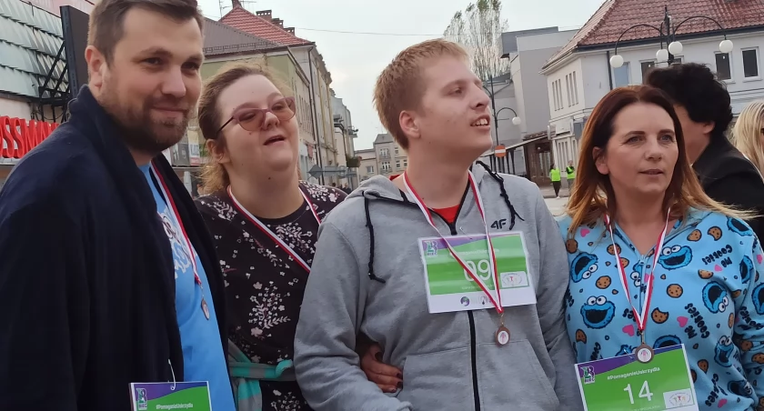zdjęcie uczestników ubiegłorocznej edycji biegu w piżamach/fot.: Magdalena Lizurej