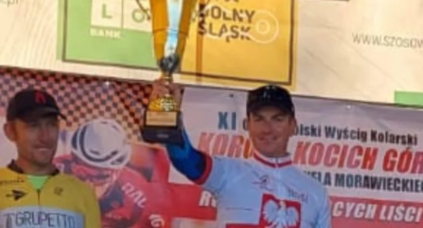 zdjęcie mł. asp. Roberta Koja na podium/fot.: arch. R. Koj