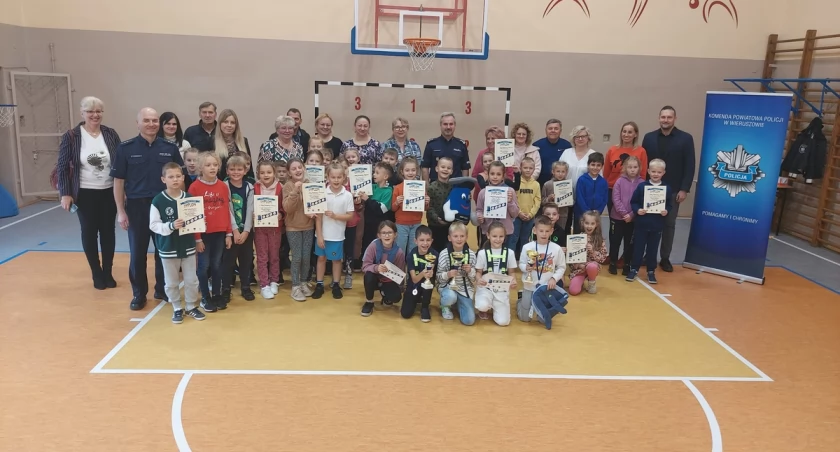 Na zdjęciu uczestnicy konkursu / KPP Wieruszów 