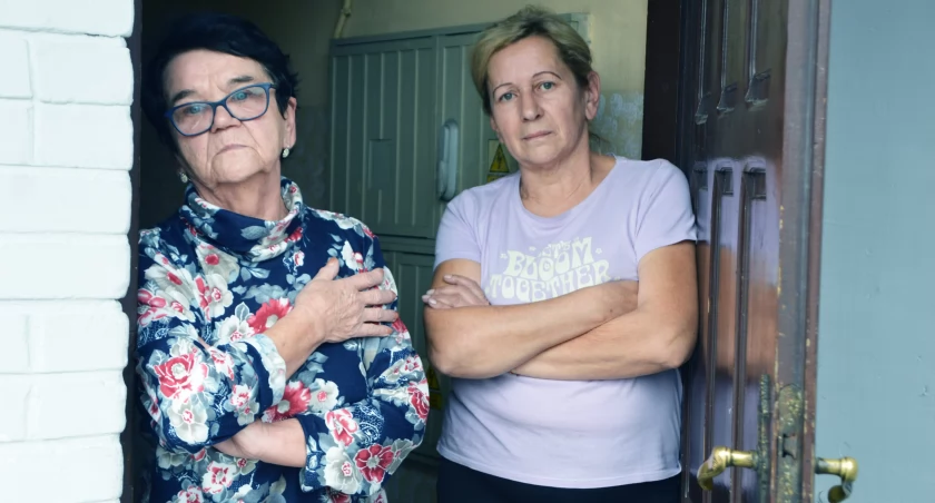 Na zdjęciu Anna Moryń i Jolanta Brożyna, które nie chcą opuszczać lokali w budynku przy ul. Wieluńskiej. Tu się urządziły i tu czują się bezpieczne