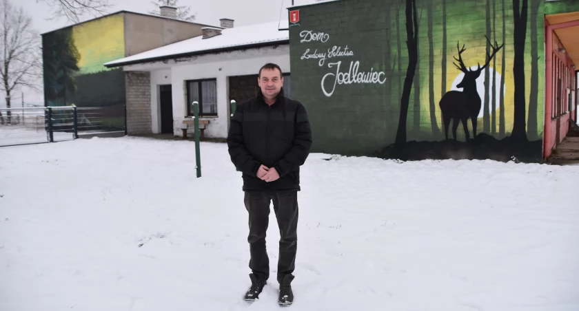 Na zdjęciu sołtys Jodłowca Piotr Bednarek