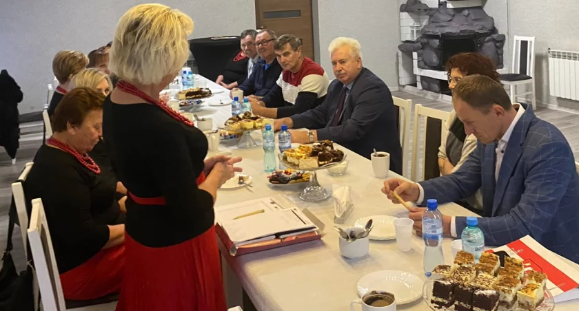 zdjęcie uczestników niedzielnego spotkania/fot.: arch. KGW w Skrzynnie