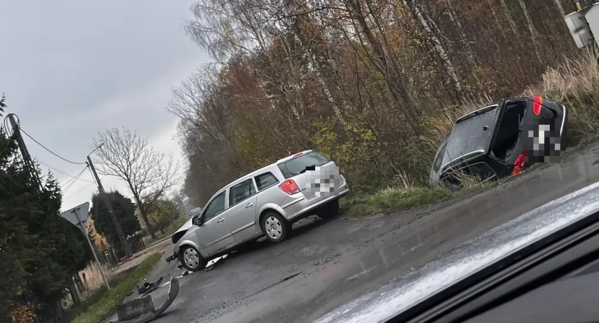 Zdjęcie z miejsca wypadku / Fot. Facebook / Oleskie Jednostki Pożarnicze 