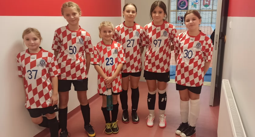 zdjęcie zawodniczek Astorii Szczerców Junior/fot.: Magdalena Lizurej 