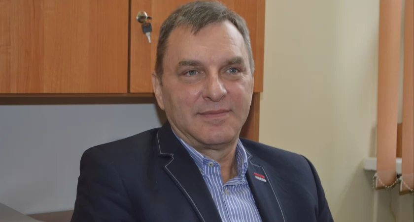 Na przestrzeni ostatnich pięćdziesięciu lat budynek szkoły i jego otoczenie bardzo się zmieniły - mówi dyrektor Leszek Sobczyk 