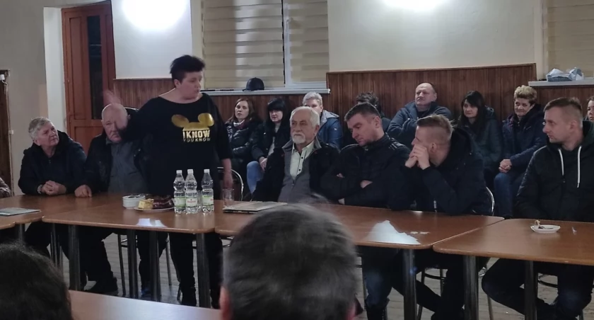 Mieszkańcy i przedsiębiorcy podczas zebrania sołeckiego/fot.: Michał Borczyk