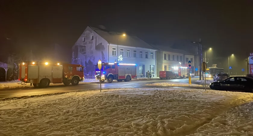 Na zdjęciu kamienica, w której wybuchł pożar / Fot. Facebook / Zduńska Wola
