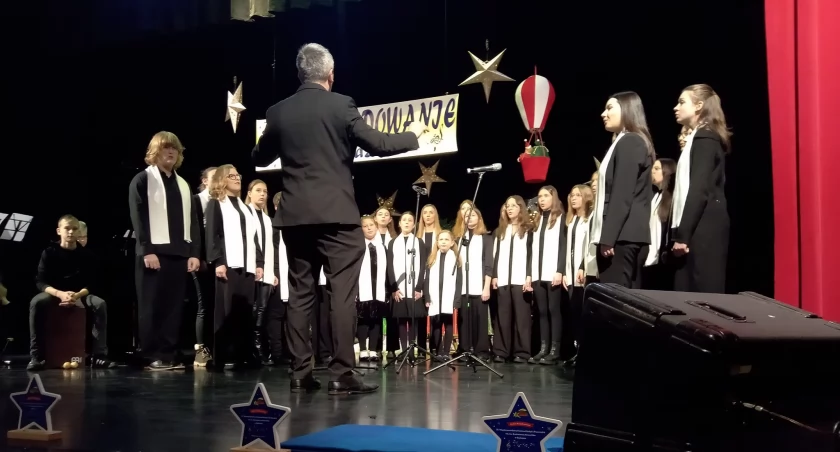 zdjęcie Chóru i Zespołu Muzyki Dawnej PMDKiS podczas przesłuchań w Dobrodzieniu/fot.: arch. chóru 