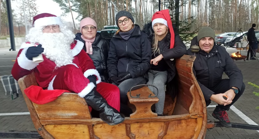 zdjęcie organizatorów jarmarku w Osjakowie/fot.: Magdalena Lizurej