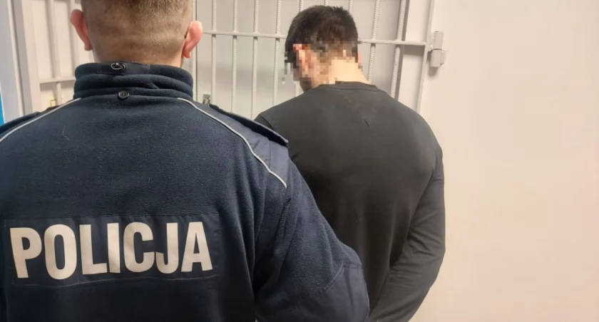 Na zdjęciu fragment z zatrzymania mężczyzny / Fot. KPP Bełchatów 