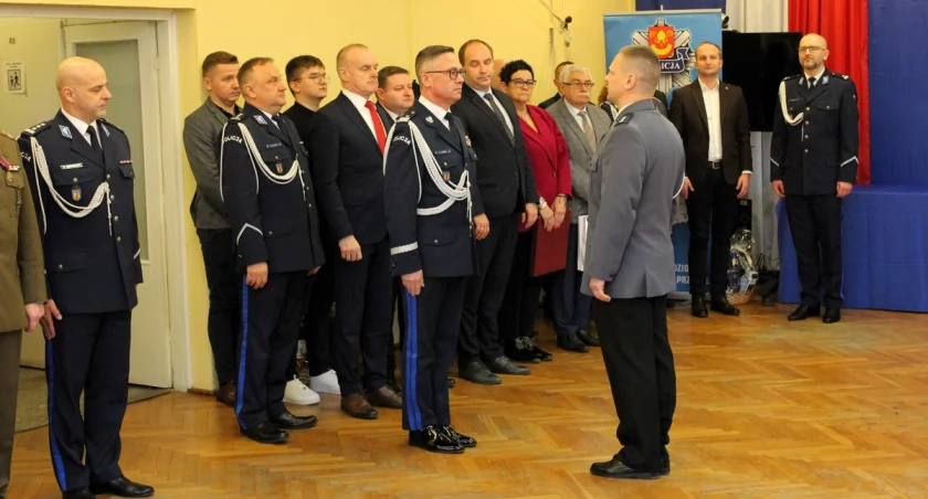 Na zdjęciu fragment z uroczystego apelu, podczas którego z łaską jednostką policji pożegnał się inspektor Bogdan Ociepa / Fot. KPP Łask