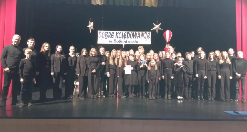 zdjęcie Chóru i Zespołu Muzyki Dawnej PMDKiS podczas przesłuchań w Dobrodzieniu/fot.: arch. chóru 