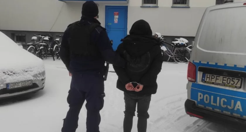 Na zdjęciu zatrzymanie mężczyzny / Fot. KPP Bełchatów