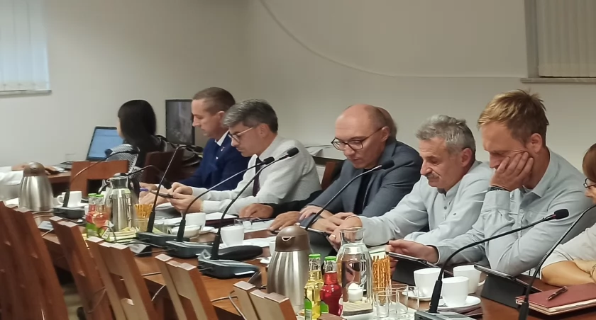 zdjęcie radnych rady miejskiej Pajęczna/fot.: Magdalena Lizurej