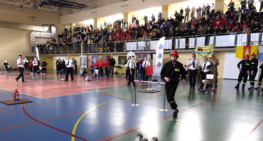 I Wojewódzkie Halowe Młodzieżowe zawody sportowo-pożarnicze, źródło: Gmina Drzewica