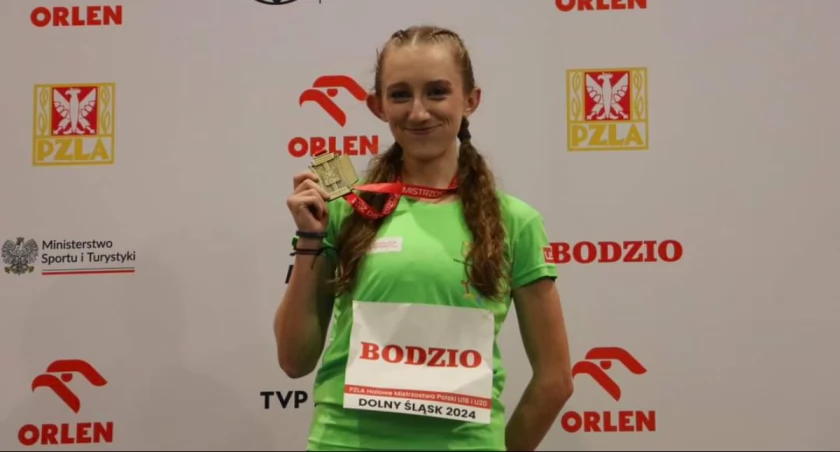 Na zdjęciu złota medalistka w biegu na 3000 m, źródło: LKS Omega Kleszczów 