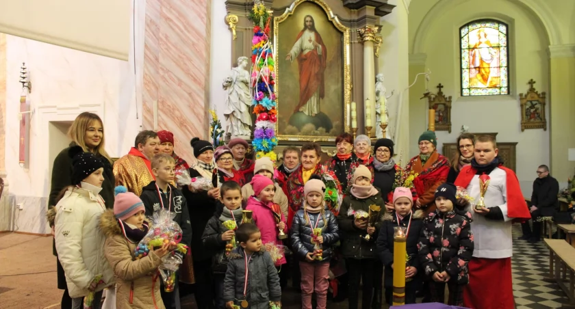 W ubiegłym roku stworzone na konkurs palmy, zachęcały pomysłowością wykonania/ fot.: GOK w Czarnożyłach 