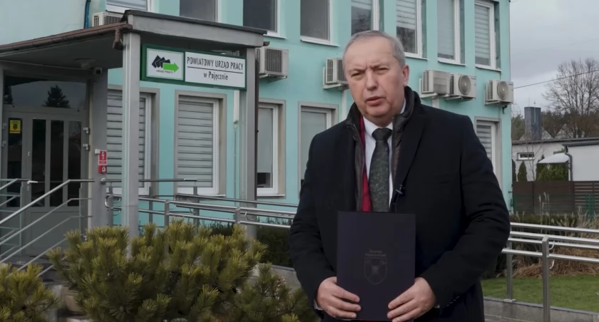 Na zdjęciu Paweł Sikora, wicestarosta pajęczański / Fot. Facebook / Powiat pajęczański