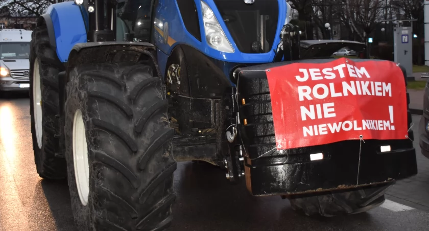 zdjęcie traktora podczas protestu/fot.: Magdalena Lizurej