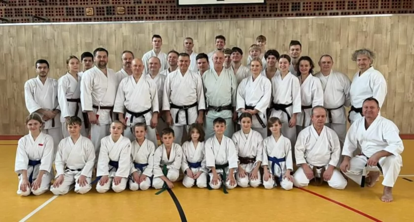 Na zdjęciu uczestnicy szkolenia z trenerami kadry narodowej. fot. Klub Karate Tradycyjnego.