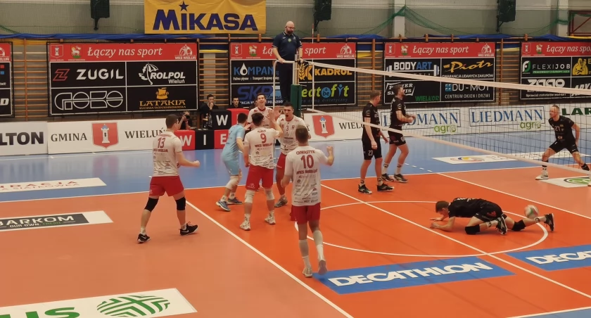  Na zdjęciu drużyna WKS - u Wieluń. fot. Łukasz Płuciennik.