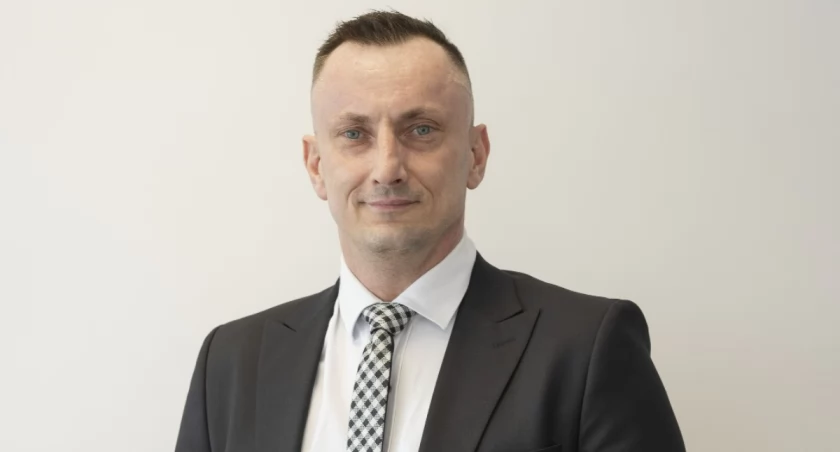 Na zdjęciu Tomasz Leszczyk, kandydat do Rady Gminy Rząśnia
