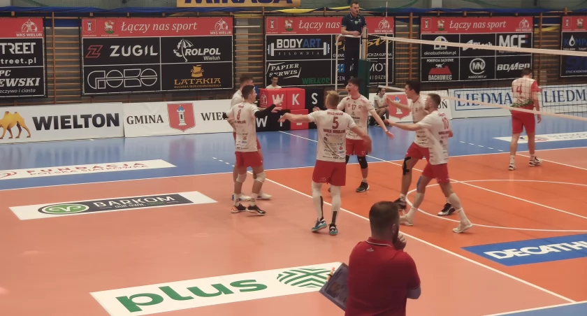 Wieluńska drużyna ( na zdjęciu ) już w sobotę może przypieczętować awans.fot.Łukasz Płuciennik 