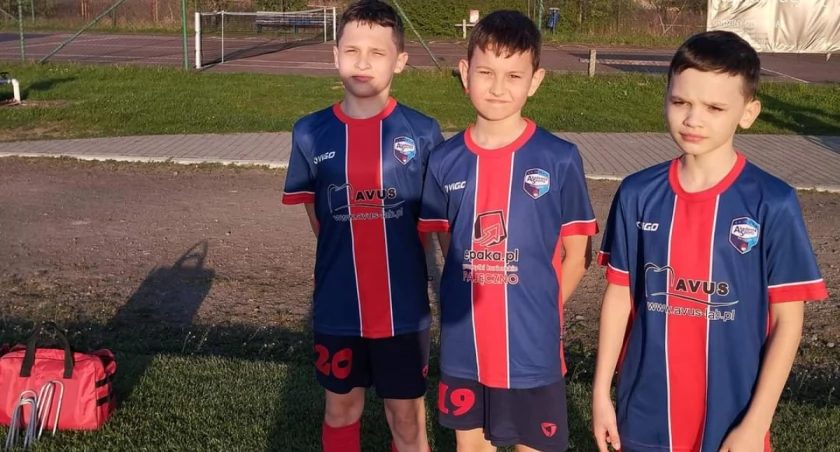 Na zdjęciu młodzi zawodnicy AS Pajęczno powołani do kadry Łódzkiego Związku Piłki Nożnej U12.fot.AS Pajęczno.
