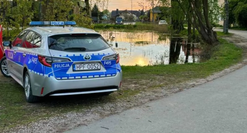 Na zdjęciu miejsce tragicznego znaleziska w Radomsku / Fot. KPP Radomsko 
