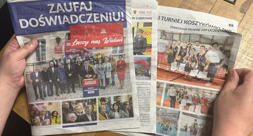 Na zdjęciu gazeta wyborcza Pawła Okrasy i KW Łączy nas Wieluń