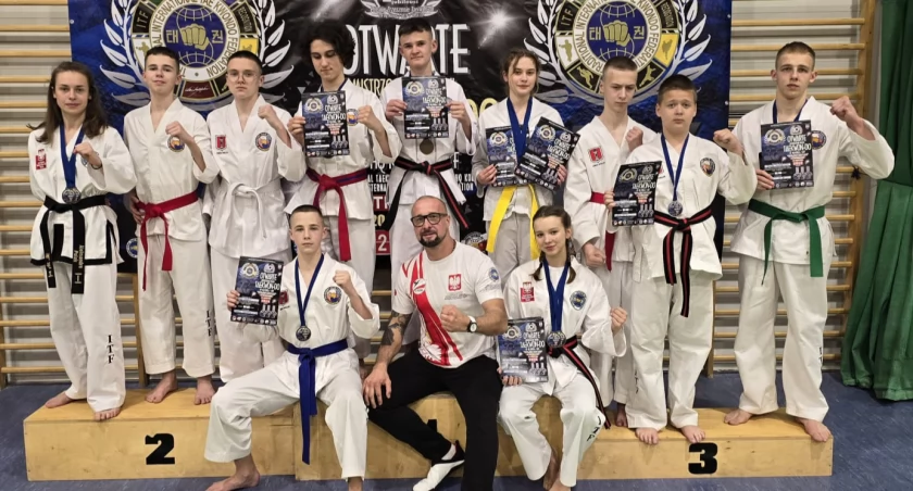 Na zdjęciu zawodnicy wieluńskiego Taekwon-do SKT.Niedźwiedź.fot.Andrzej Zmyślony 