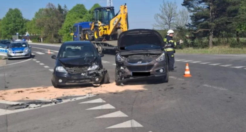 Na zdjęciu pojazdy, które uczestniczyły w wypadku na terenie powiatu bełchatowskiego / Fot. KPP Bełchatów
